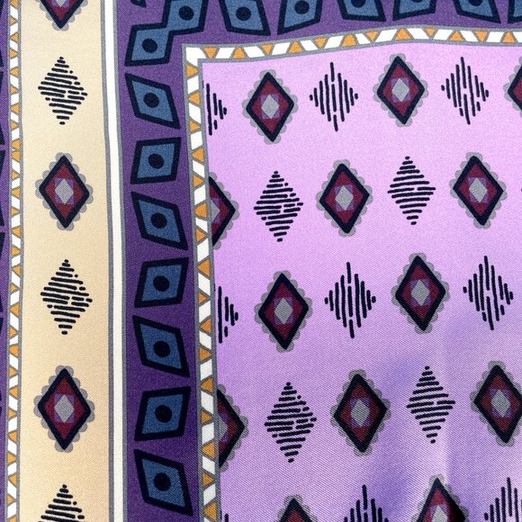 Iconic Gucci Silk Panther/Big Cat Motif Scarf | NWOT | - Picture 10 of 15